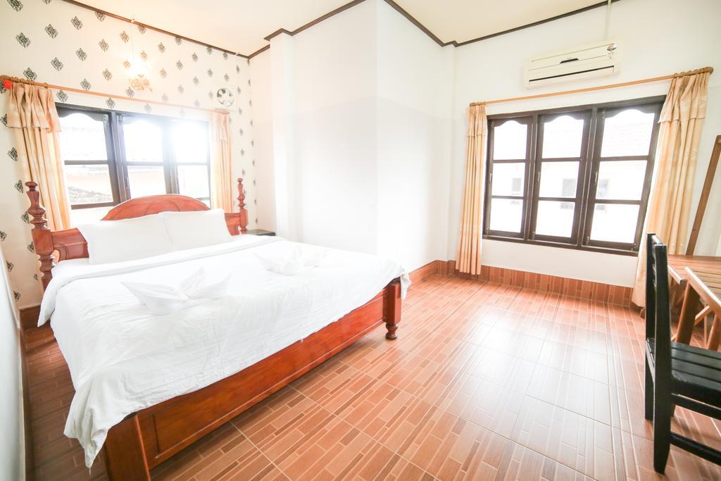 Maylay Guesthouse Vang Vieng Eksteriør bilde